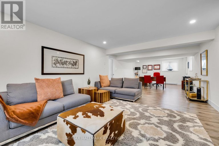 29577966/1976-lenester-avenue/mckellar-heightsglabar-park/ottawa/ontario/K2A1J9_44