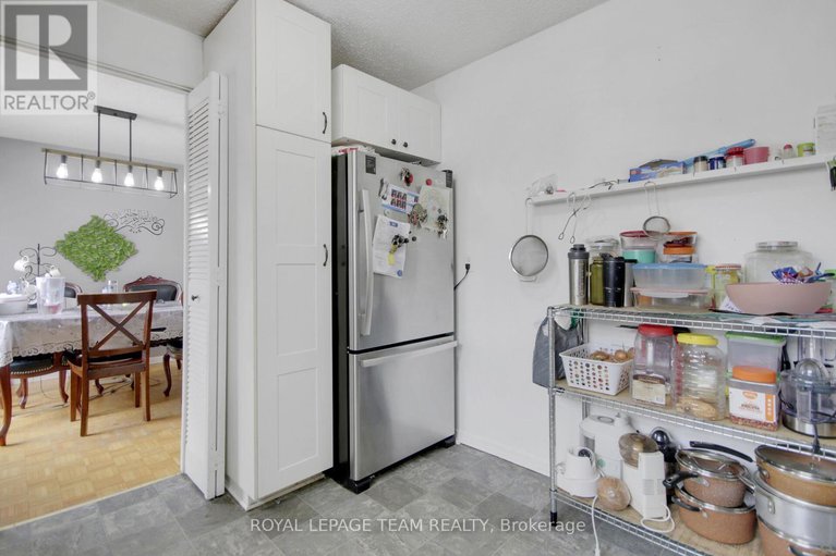 28494304/52-bowhill-avenue/borden-farmstewart-farmcarleton-heightsparkwood-hills/ottawa/ontario/K2E6S7_4