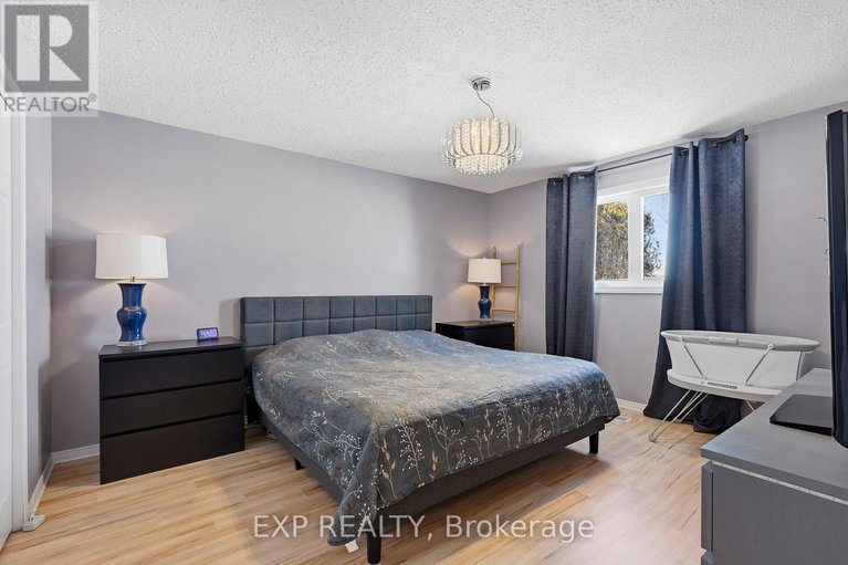 29432608/584-holmes-street/winchester/north-dundas/ontario/K0C2K0_13