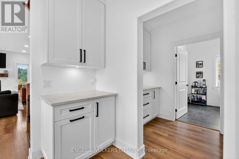 29060729/57-paul-a-bertrand-drive/mcnabbraeside-twps/mcnabbraeside/ontario/K7S3G8_26