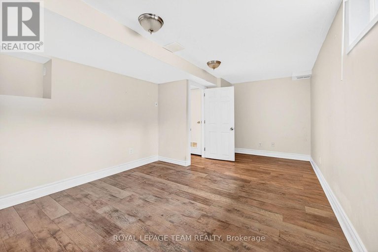 29127398/2-13-bertona-street/manordale/ottawa/ontario/K2G0W2_32