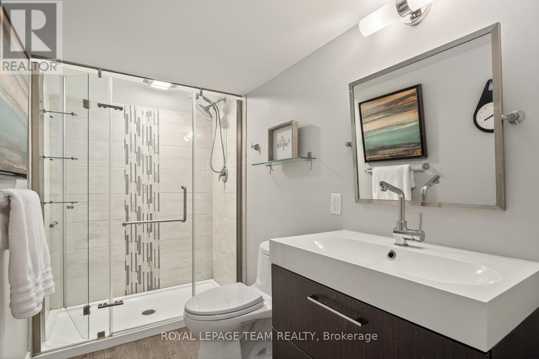 29413398/729-ludgate-court/beaconwood/ottawa/ontario/K1J8K8_36