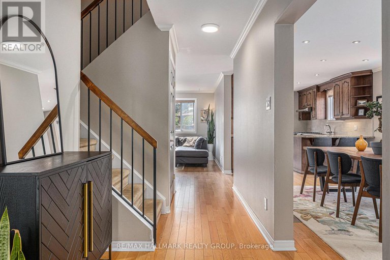 28754000/68-hewitt-court/katimavik/ottawa/ontario/K2L3R3_4