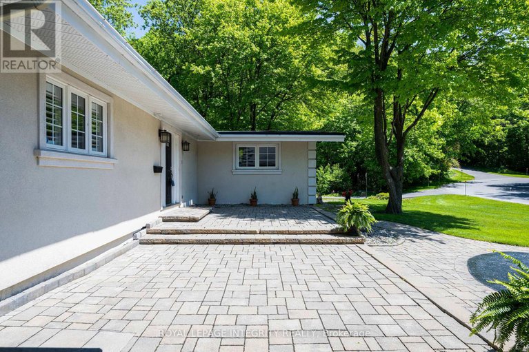 28821787/3-briarcliffe-drive/rothwell-heights/ottawa/ontario/K1J6E3_6