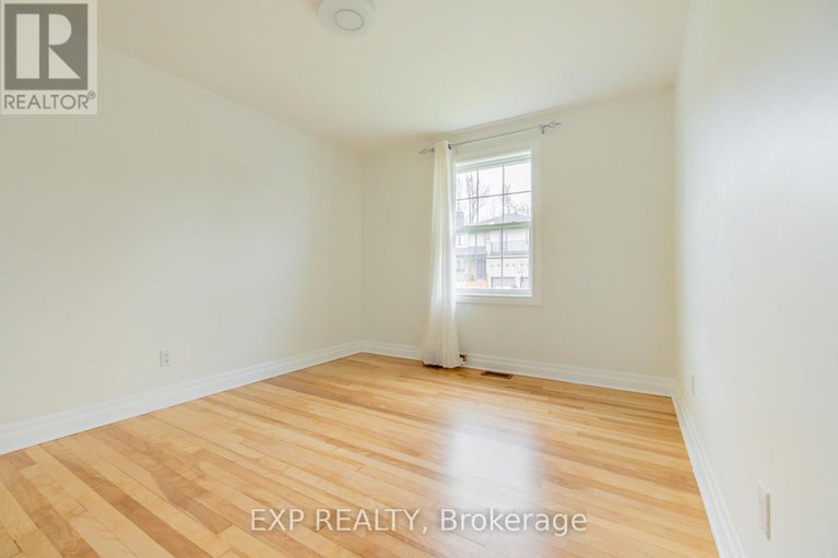 28811439/1954-rosebella-avenue/blossom-parkleitrim/ottawa/ontario/K1T1G7_15