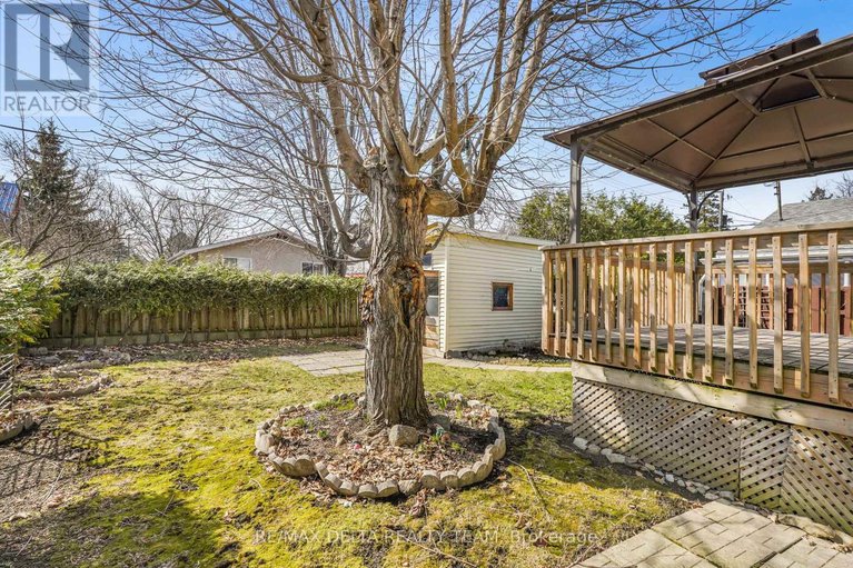 29645620/1242-vancouver-avenue/ellwood/ottawa/ontario/K1V6V3_24