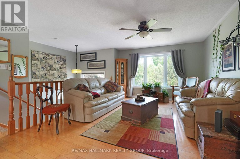 28430481/184-old-pakenham-road/fitzroy/ottawa/ontario/K0A1X0_8