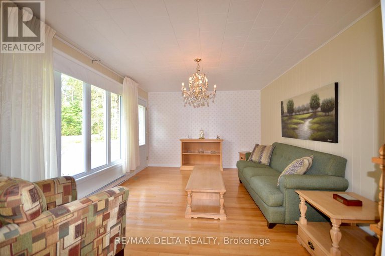 28875479/4725-champlain-street/clarencerockland-twp/clarence-rockland/ontario/K0A1E0_6