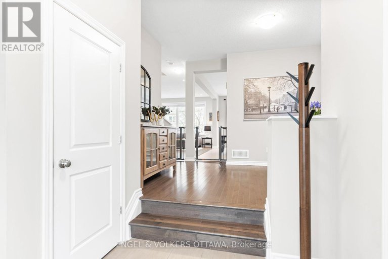 28239437/3499-woodroffe-avenue/strandherd/ottawa/ontario/K2G7A6_4