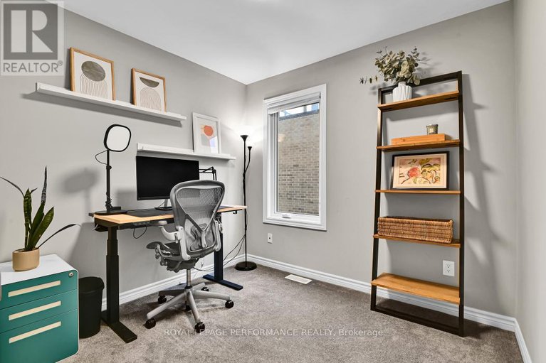 29064818/215-makadewa-private/cfb-rockcliffe-and-area/ottawa/ontario/K1K4Z9_27