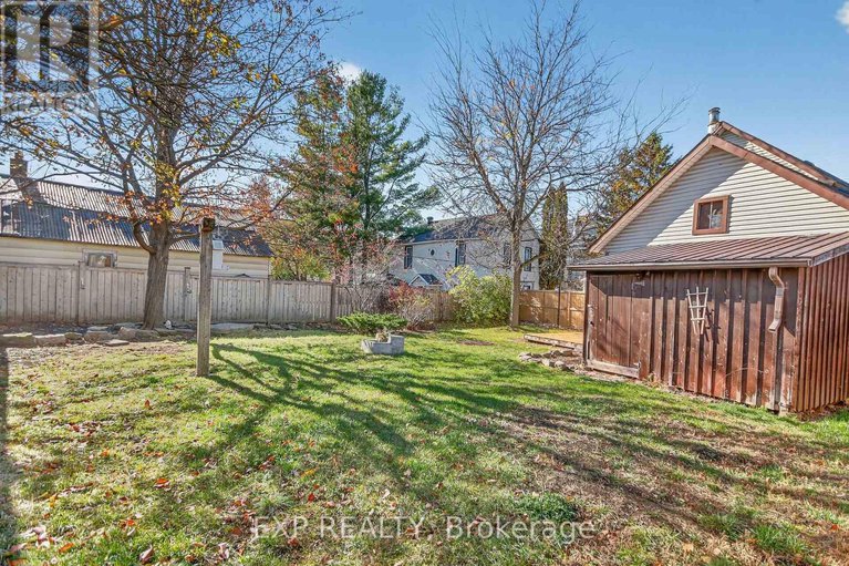 29046409/95-main-street-e/almonte/mississippi-mills/ontario/K0A1A0_46