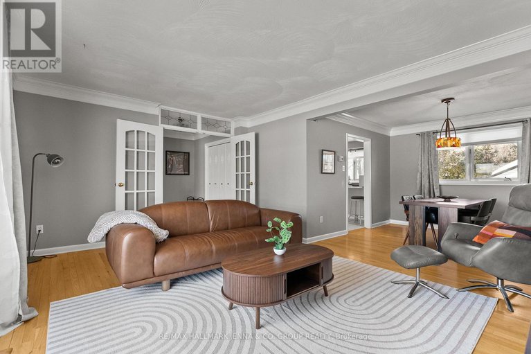 29393824/866-claude-street/castle-heightsrideau-high/ottawa/ontario/K1K2S6_7