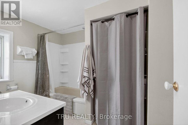 29406332/10492-clark-road/north-dundas-mountain-twp/north-dundas/ontario/K0E1S0_22