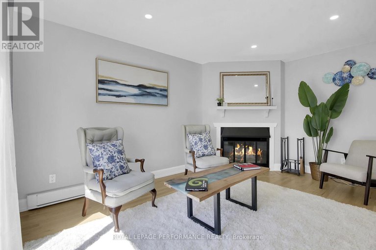 29638875/110-1770-cabaret-lane/fallingbrookpineridge/ottawa/ontario/K4A2G1_10