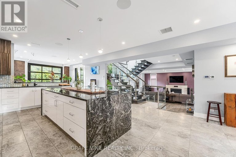 28576605/315-crestview-road/alta-vistafaircrest-heights/ottawa/ontario/K1H5G4_21