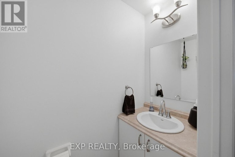 29539307/1832-loranger-court/chapel-hill/ottawa/ontario/K1C7H6_17