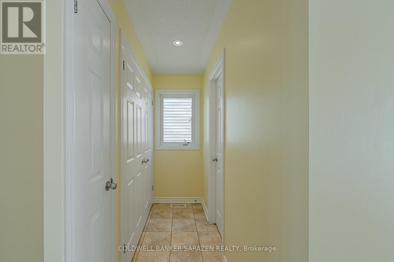 28532595/116-whernside-terrace-w/morgans-grantsouth-march/ottawa/ontario/K2W0C7_8