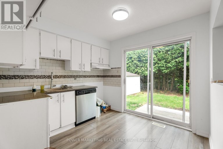 28583636/1631-saxony-crescent/pineview/ottawa/ontario/K1B5K8_15