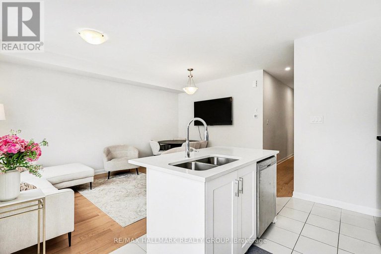 29135217/201-gerry-lalonde-dr-drive/avalon-west/ottawa/ontario/K4A0Y4_8