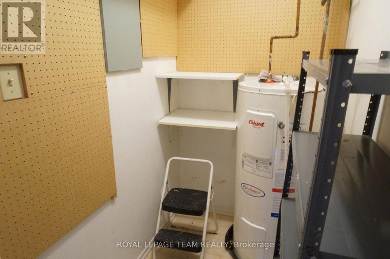 29211838/217-316-lorry-greenberg-drive/hunt-club-parkgreenboro/ottawa/ontario/K1T2P4_11