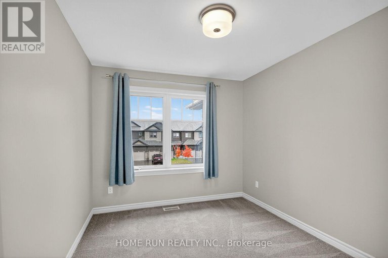 29032926/781-miikana-road/blossom-parkkemp-parkfindlay-creek/ottawa/ontario/K1X0G5_21