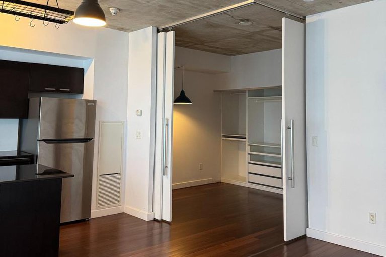 28611672/1004-179-george-street-s/lower-townbyward-market/ottawa/ontario/K1N1J8_6