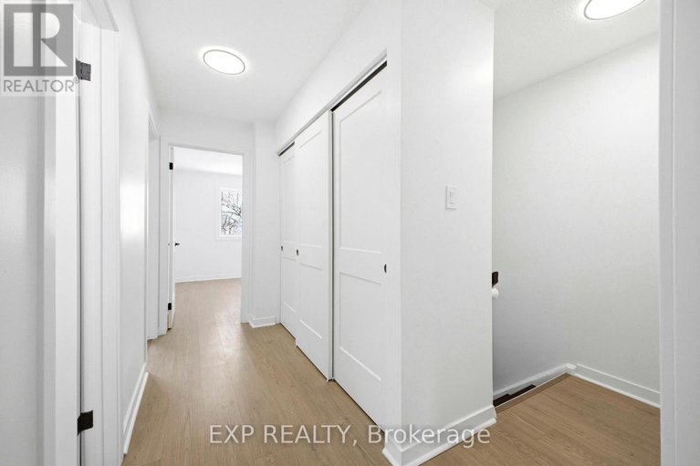 29439803/74-shearer-crescent/katimavik/ottawa/ontario/K2L3N1_16