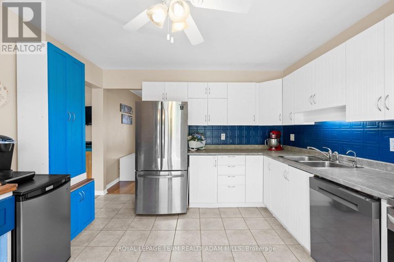 28573380/607-tourelle-drive/fallingbrookgardenway-south/ottawa/ontario/K4A3H5_14