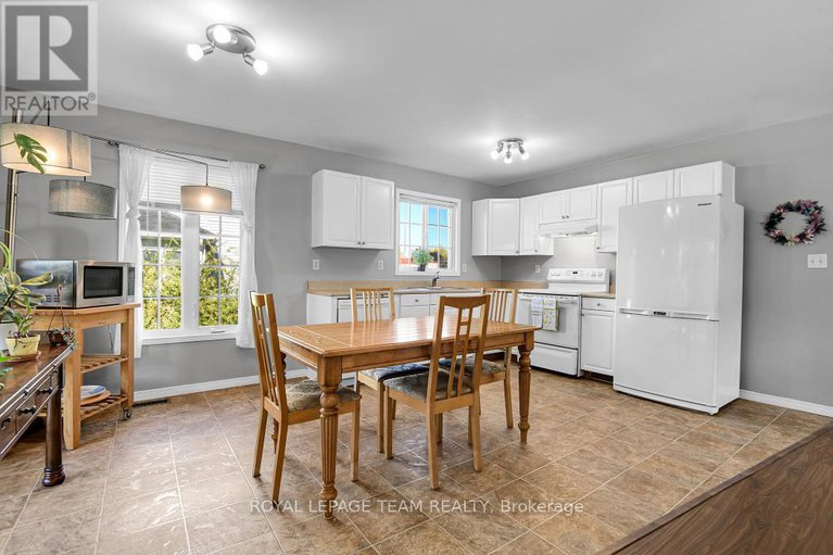 28984527/6-george-street/finch/north-stormont/ontario/K0C1K0_10