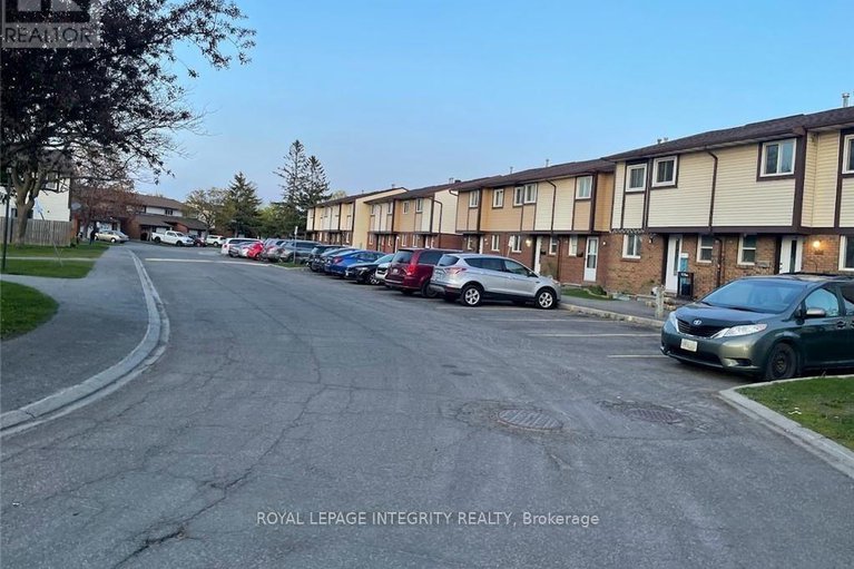 28788277/38-1721-dondale-street/pineview/ottawa/ontario/K1B5H7_1