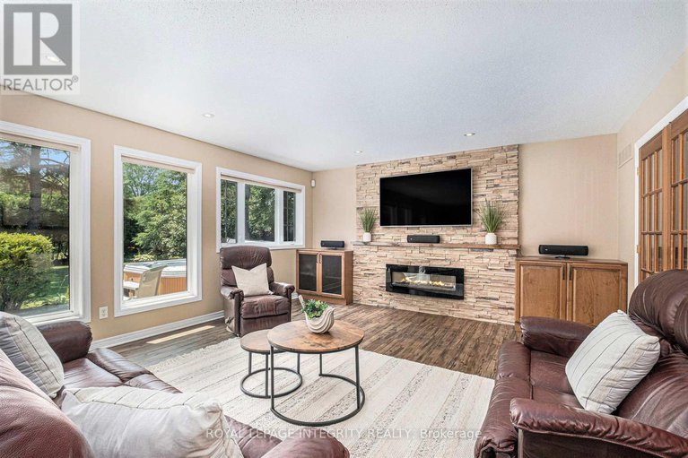 28620612/16-ember-glow-court/stittsville-central/ottawa/ontario/K2S1C3_15