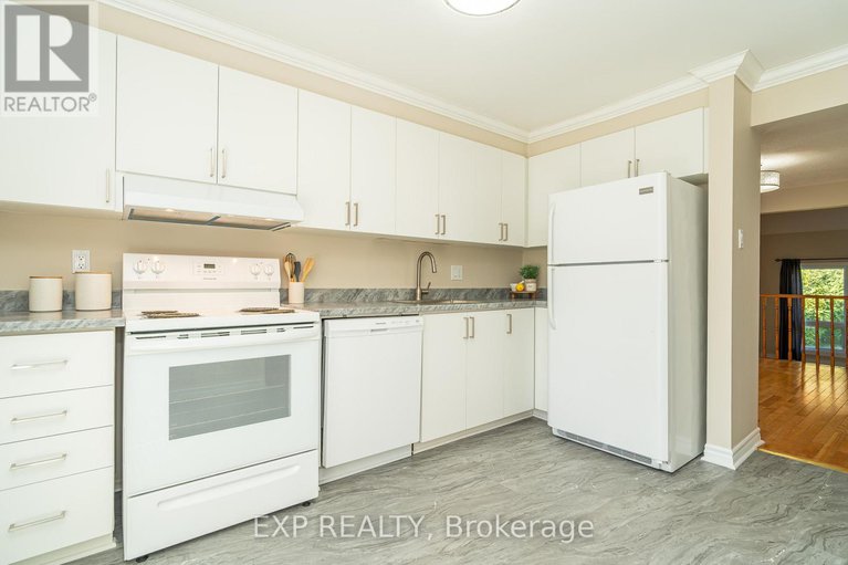 28995969/32-maple-view-crescent/centrepointe/ottawa/ontario/K2G5J6_8