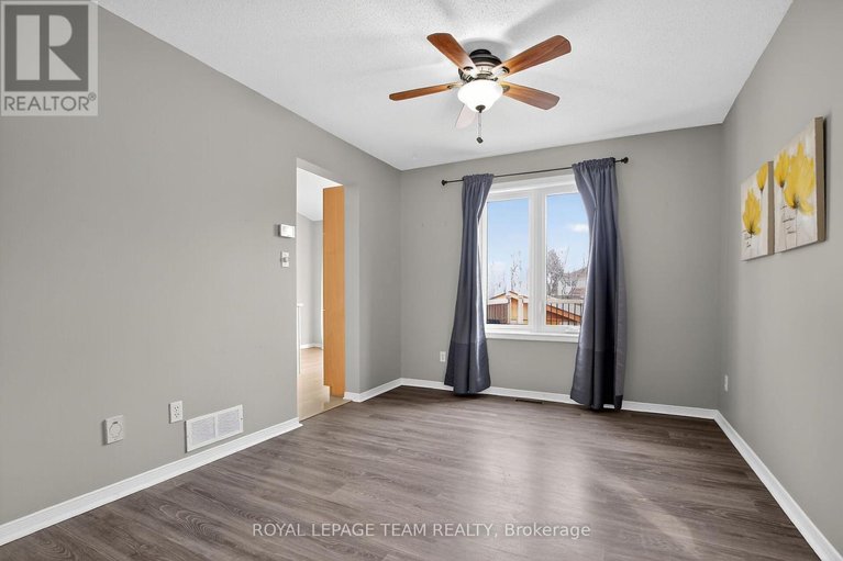 29460136/21-baton-court/katimavik/ottawa/ontario/K2L4C8_15