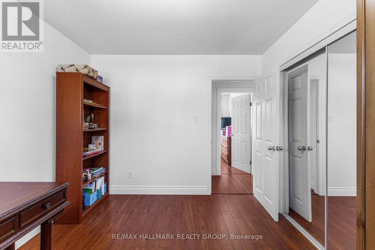 29571261/1902-rosebella-avenue/blossom-parkleitrim/ottawa/ontario/K1T1G7_18