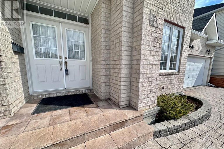 28928765/103-columbia-avenue/hunt-club/ottawa/ontario/K1V1Z3_4