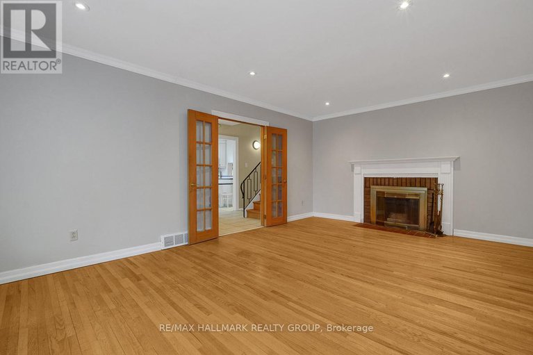 28499292/2149-hubbard-crescent/beacon-hill-north/ottawa/ontario/K1J6L3_6