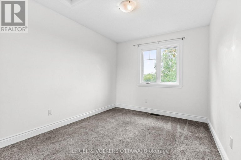 28882632/2269-marble-crescent/town-of-rockland/clarence-rockland/ontario/K4K0H1_16