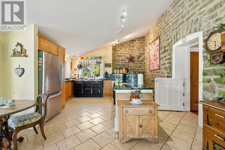 28527993/10095-shaw-road/north-dundas-mountain-twp/north-dundas/ontario/K0E1S0_9