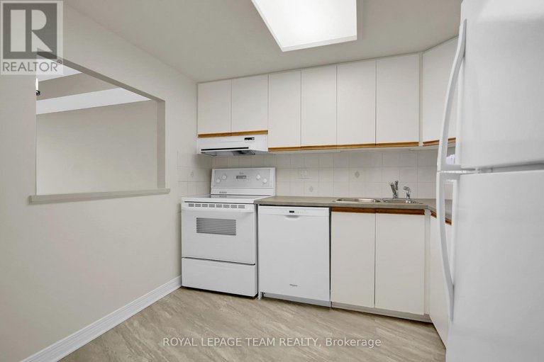 28815929/804-100-grant-carman-drive/borden-farmstewart-farmcarleton-heightsparkwood-hills/ottawa/ontario/K2E8B8_20