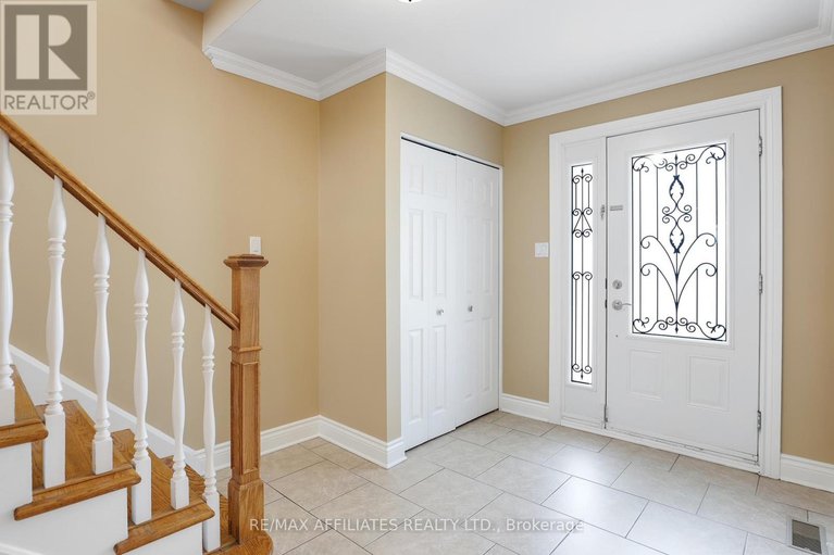 28820218/2347-briar-hill-drive/urbandale-acres/ottawa/ontario/K1H7A7_5
