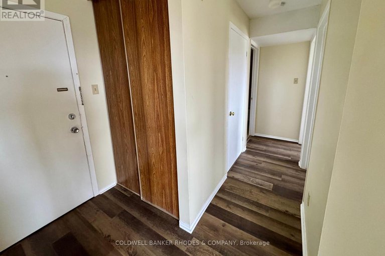28188580/302-325-centrum-boulevard/bilberry-creekqueenswood-heights/ottawa/ontario/K1E3W8_2