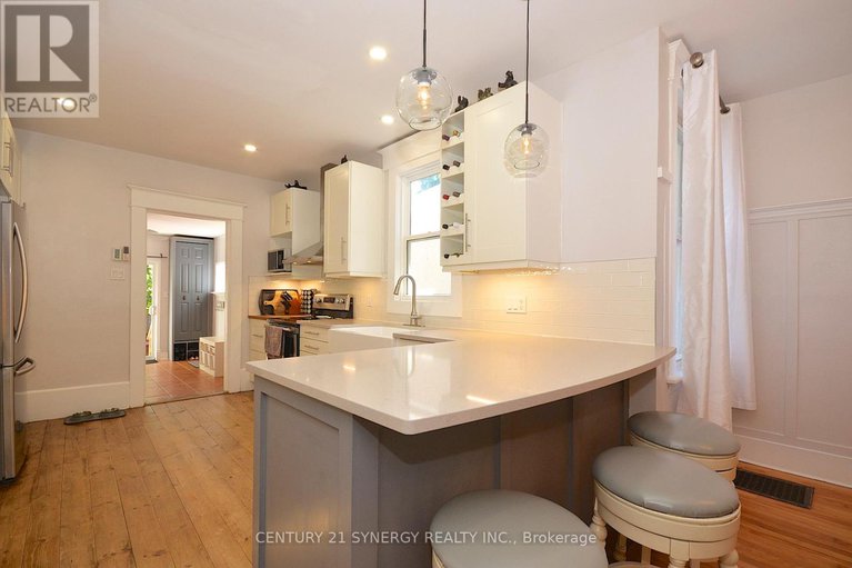 28811238/47-roslyn-avenue/old-ottawa-south/ottawa/ontario/K1S4W2_12