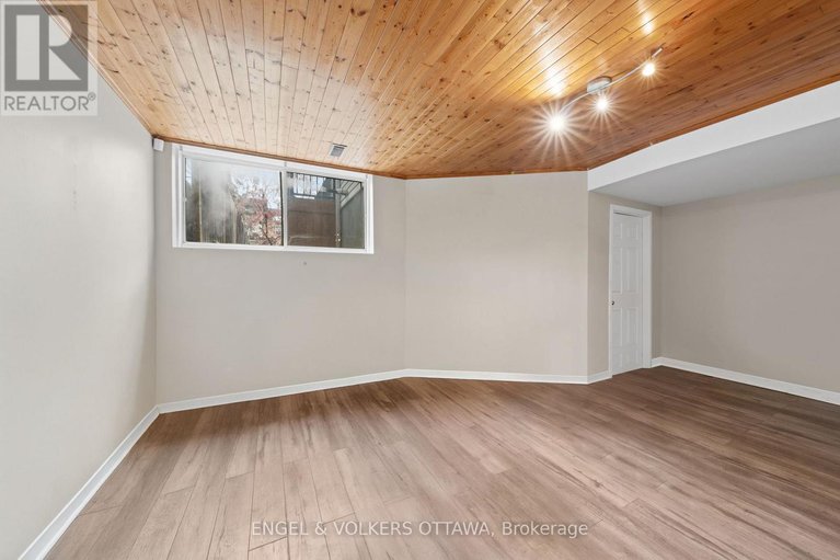 29142168/526-meadowbreeze-drive/emerald-meadowstrailwest/ottawa/ontario/K2M2T4_27