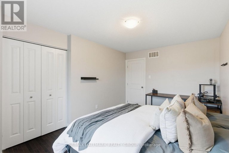 29279127/677-sunburst-street/leitrim/ottawa/ontario/K1T0L2_66