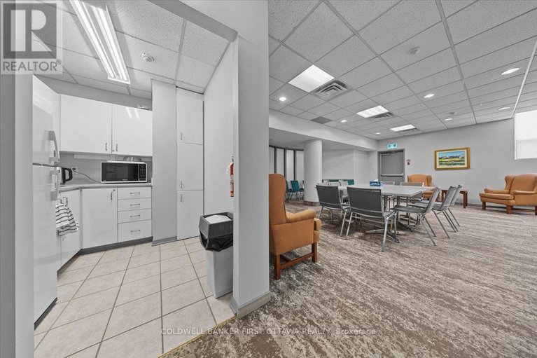 29430525/1403-215-parkdale-avenue/mechanicsville/ottawa/ontario/K1Y4T8_31