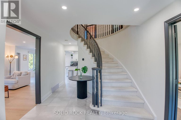 28874945/13-weatherwood-crescent/pineglencountry-place/ottawa/ontario/K2E7C5_3