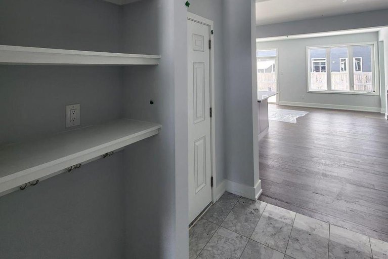 28141799/726-rouncey-road/emerald-meadowstrailwest/ottawa/ontario/K2S1B6_27