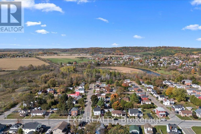 29246860/377-lisgar-avenue/renfrew/renfrew/ontario/K7V3N3_32