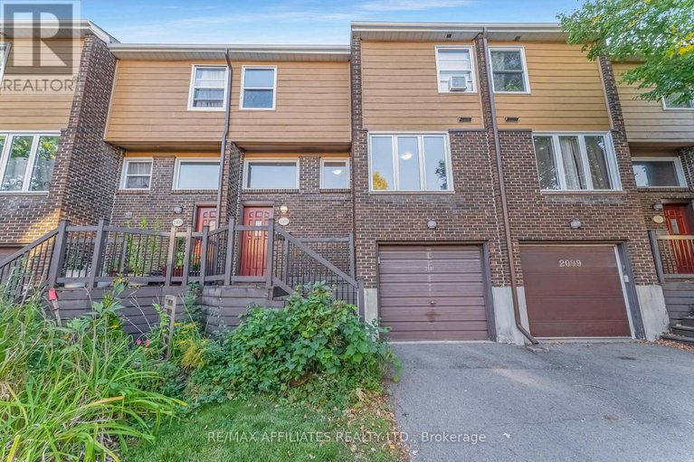 28882637/2101-eric-crescent/pineview/ottawa/ontario/K1B4P5_1