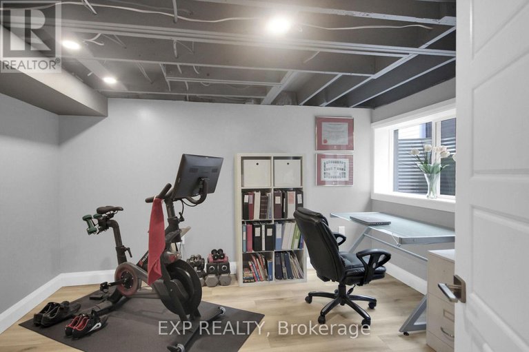 28339228/1447-maxime-street/pineview/ottawa/ontario/K1B4E7_20